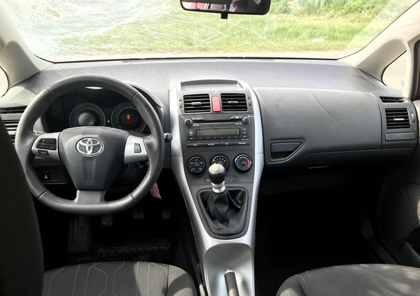 Toyota Auris cena 9500 przebieg: 85000, rok produkcji 2011 z Międzylesie małe 56